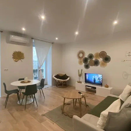 Superbe T3 En Plein Centre Rénové Avec Goût!